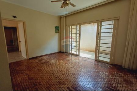 3_photo/94b9bee0e1.ab8968622e303242-ATLAS-ca541efd-0393-4dab-9641-6484d45227e5.jpg de casa à venda com 5 quartos, 280m² em Centro, Ribeirão Preto