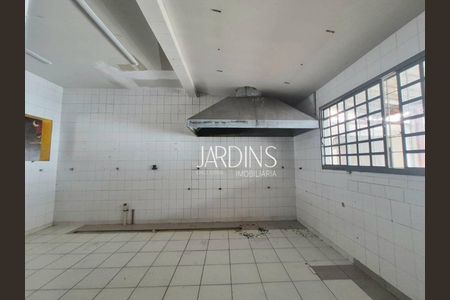 14_photo/94b9bee5ff.c54c01060c3dd5f5-ATLAS-b9fbefd3-8fc7-40b9-ab2a-8a6e8178e2bf.jpg de casa à venda com 1 quarto, 224m² em Jardim Sumare, Ribeirão Preto