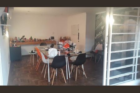 2_photo/94b9bee8d9.7f272b486d46707b-ATLAS-9ad205e5-c8b0-4d32-8ebd-16fe496b5c4d.jpg de casa à venda com 3 quartos, 249m² em Jardim Sumare, Ribeirão Preto