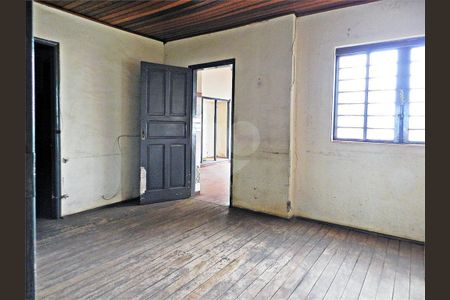 2_photo/94b9befa89.f0ecc906b832f777-ATLAS-1ee6a944-72b4-451f-b8bd-0b28fb5e9b3d.jpg de casa à venda com 3 quartos, 189m² em Centro, Ribeirão Preto