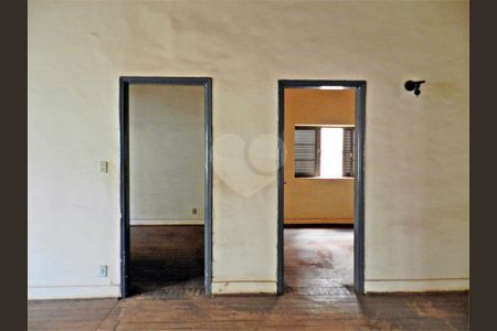 9_photo/94b9befa89.f0ecc906b832f777-ATLAS-4b2dbccc-f228-4512-a23d-86423ba44f4e.jpg de casa à venda com 3 quartos, 189m² em Centro, Ribeirão Preto