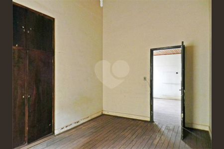 15_photo/94b9befa89.f0ecc906b832f777-ATLAS-8d6f4649-1bde-4165-8894-50224c1ee149.jpg de casa à venda com 3 quartos, 189m² em Centro, Ribeirão Preto