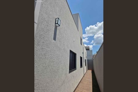 2_photo/94b9befd27.9f73e101bd22bb98-ATLAS-e71bfecf-9c3a-43ff-895b-5f49defc1889.jpg de casa à venda com 3 quartos, 147m² em Centro, Ribeirão Preto