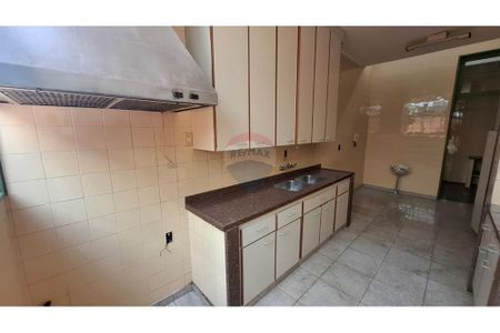 6_photo/94b9befd99.93b8fa184532727f-ATLAS-4019062d-9385-4071-8c73-c10d6f2cbd5f.jpg de casa para alugar com 4 quartos, 414m² em Centro, Ribeirão Preto