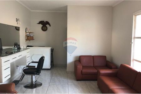 3_photo/94b9befdcd.48b3327475e5d0d0-ATLAS-0b562249-3eeb-40f1-841a-59cce44d63c5.jpg de casa à venda com 4 quartos, 214m² em Centro, Ribeirão Preto