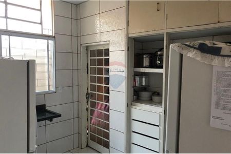 35_photo/94b9befdcd.48b3327475e5d0d0-ATLAS-362d2aa4-ff13-4c5e-a7d1-5e293ebd2e29.jpg de casa à venda com 4 quartos, 214m² em Centro, Ribeirão Preto