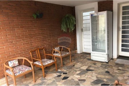 46_photo/94b9befdcd.48b3327475e5d0d0-ATLAS-480d5858-d80a-460c-b4dc-d06aa4e4c7da.jpg de casa à venda com 4 quartos, 214m² em Centro, Ribeirão Preto