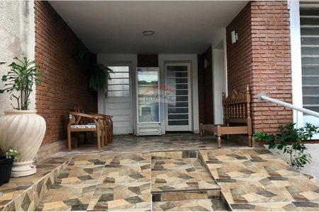 47_photo/94b9befdcd.48b3327475e5d0d0-ATLAS-c8e6e25d-0504-498d-883d-ee549d384dd1.jpg de casa à venda com 4 quartos, 214m² em Centro, Ribeirão Preto