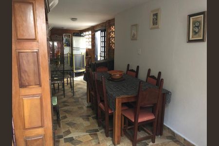 39_photo/94b9befdcd.e1cdcff0bb6ea4a7-ATLAS-f3e9c638-a961-422e-bbad-e4ee5f97a010.jpg de casa à venda com 4 quartos, 214m² em Centro, Ribeirão Preto