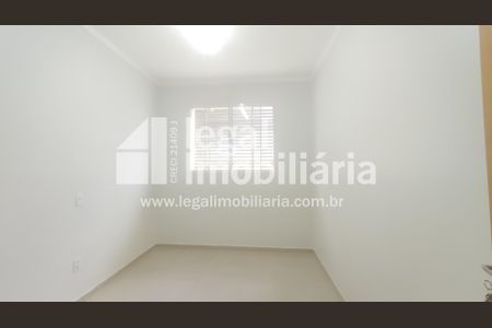 9_photo/94b9bf02e3.4d4092f871e47b0b-ATLAS-6ba3a0bd-7c3f-4037-b6d4-a8af637a4b4a.jpg de casa à venda com 1 quarto, 90m² em Jardim Mosteiro, Ribeirão Preto