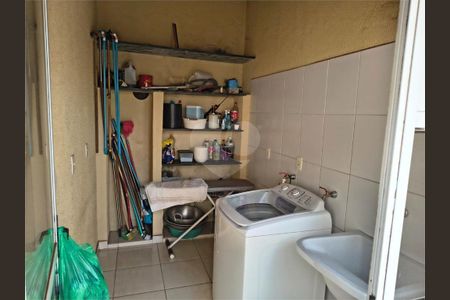 17_photo/94b9bf0601.5a987dbee225dd18-ATLAS-d98e06dd-e67a-4f4c-ac5a-18d7ebb8b9ce.jpg de casa à venda com 5 quartos, 243m² em Campos Elísios, Ribeirão Preto