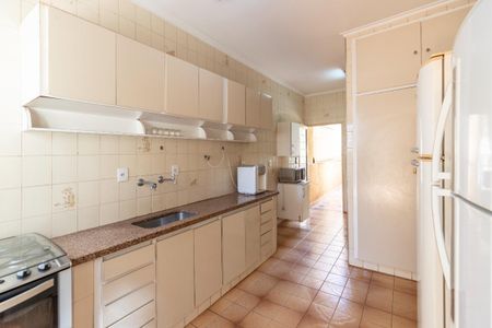 4_photo/94b9bf061b.81dc12a100e1c878-ATLAS-502916c4-34be-4e17-8a9c-404ae86842d3.jpg de casa à venda com 3 quartos, 250m² em Campos Elísios, Ribeirão Preto