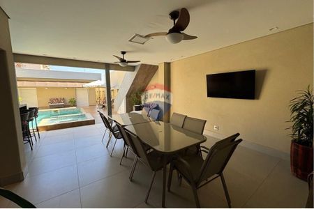 40_photo/94b9bf13dd.c91e287b7d37385c-ATLAS-8f41e80e-bf73-44b5-ab2b-6a37c623759c.jpg de casa à venda com 4 quartos, 280m² em Jardim Paulistano, Ribeirão Preto