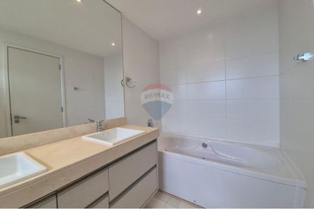 2_photo/94b9bf15bb.48faac5d4b90a348-ATLAS-080e0066-38fa-42e2-afdd-f1a5cf234d49.jpg de apartamento para alugar com 4 quartos, 228m² em Subsetor Leste - 2 (L-2), Ribeirão Preto