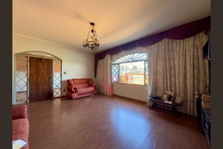 11_photo/94b9bf1b2b.37a9eddc2769cbb6-ATLAS-9edecee6-6a16-48d7-9a5c-1f08077a958d.jpg de casa à venda com 3 quartos, 235m² em Jardim Paulista, Ribeirão Preto