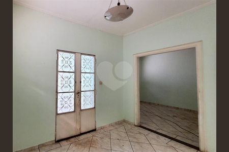 2_photo/94b9bf1d99.614b6dbc1122d364-ATLAS-cdea8dd4-9217-402f-b749-e8a43d01d6d9.jpg de casa à venda com 4 quartos, 245m² em Centro, Ribeirão Preto