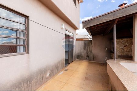48_photo/94b9bf2279.5201f2b37237fe26-ATLAS-2d7aac08-9183-4df3-9363-97f72a469339.jpg de casa à venda com 5 quartos, 420m² em Jardim Macedo, Ribeirão Preto