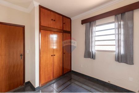 46_photo/94b9bf2279.5201f2b37237fe26-ATLAS-9bd1037e-8345-47e7-bc83-a0fb9d3cf09d.jpg de casa à venda com 5 quartos, 420m² em Jardim Macedo, Ribeirão Preto