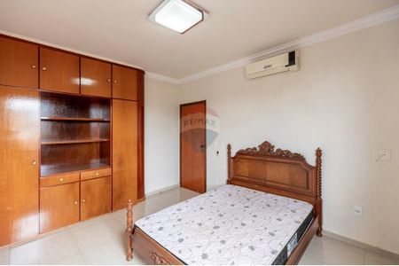 16_photo/94b9bf2279.5201f2b37237fe26-ATLAS-e63071db-1aac-4159-b2c9-7f44f00adba9.jpg de casa à venda com 5 quartos, 420m² em Jardim Macedo, Ribeirão Preto