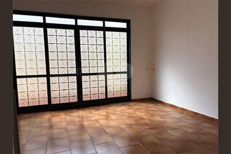 9_photo/94b9bf2779.bf28833e41de0c90-ATLAS-84a64472-7da5-4aa5-a6f0-ee0e9a4a10f9.jpg de casa à venda com 3 quartos, 206m² em Jardim Sao Luiz, Ribeirão Preto