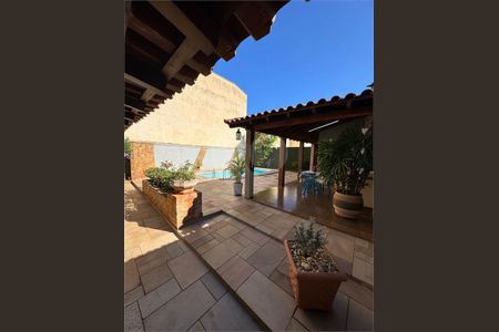 9_photo/94b9bf2b2b.088740a96a860cc5-ATLAS-73b4e800-5bc5-4a35-9fdc-848a5e52ffa7.jpg de casa à venda com 3 quartos, 1670m² em Jardim Irajá, Ribeirão Preto