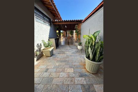 12_photo/94b9bf2b2b.088740a96a860cc5-ATLAS-9ca133aa-eced-41a4-8ce8-1f3ca25fef2f.jpg de casa à venda com 3 quartos, 1670m² em Jardim Irajá, Ribeirão Preto