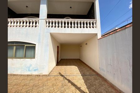 8_photo/94b9bf2bad.9d16f9c21be32f41-ATLAS-7875b8f2-454b-4e5c-9e5b-136b703d90f4.jpg de casa à venda com 3 quartos, 296m² em Jardim Irajá, Ribeirão Preto