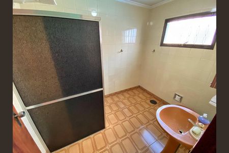 14_photo/94b9bf2bad.9d16f9c21be32f41-ATLAS-9f5b63e3-7338-4e6b-b056-eebb1928c69f.jpg de casa à venda com 3 quartos, 296m² em Jardim Irajá, Ribeirão Preto