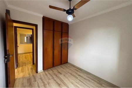 5_photo/94b9bf381b.588d4a7fb74764b6-ATLAS-0d1d71ff-6265-4e9a-8ef5-ff7304ab5d70.jpg de apartamento à venda com 3 quartos, 75m² em Jd Presid Medic, Ribeirão Preto