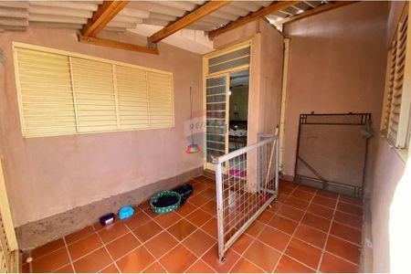 49_photo/94b9bf3bdd.d505c9d9834fda44-ATLAS-5790b934-8c35-498f-9ab8-16dec52a2b4e.jpg de casa à venda com 3 quartos, 149m² em Jardim Castelo Branco, Ribeirão Preto