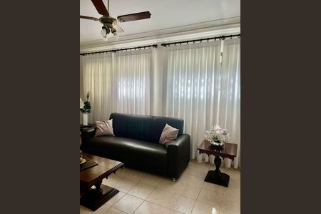 43_photo/94b9bf3c67.fb2e7a60a8bfd920-ATLAS-ad9ee110-cbd8-416b-a5bc-735b3a6ae528.jpg de casa à venda com 3 quartos, 200m² em Jardim Palma Travassos, Ribeirão Preto