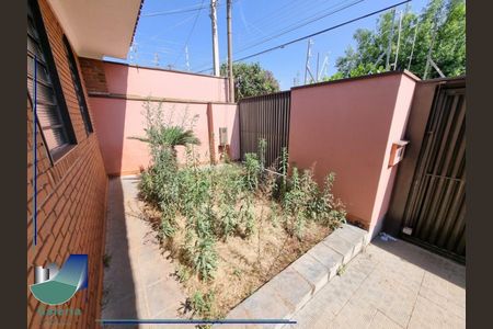 9_photo/94b9bf4023.28898e0e660c51db-ATLAS-29eeaca4-8526-4df7-9984-6f8dc130e8e8.jpg de casa à venda com 3 quartos, 174m² em Parque dos Bandeirantes, Ribeirão Preto