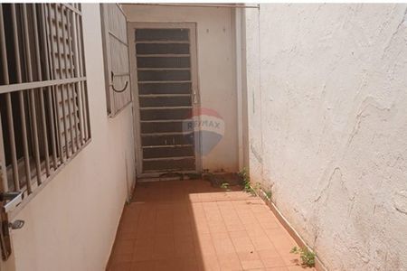 5_photo/94b9bf48c3.d064f87ba2f4a60c-ATLAS-19657a5d-4030-47cf-99ed-4d1a77479e32.jpg de casa à venda com 2 quartos, 88m² em Presidente Medici, Ribeirão Preto