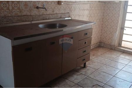 9_photo/94b9bf48c3.d064f87ba2f4a60c-ATLAS-353d53a8-5d50-47b1-bdbd-3e8ef18790ca.jpg de casa à venda com 2 quartos, 88m² em Presidente Medici, Ribeirão Preto