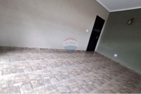 48_photo/94b9bf4d5b.4e221277b30b404d-ATLAS-019f3870-6f8a-4b04-9a88-4ceee9cb1c57.jpg de casa à venda com 3 quartos, 211m² em Ribeirânia, Ribeirão Preto