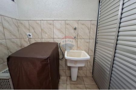 34_photo/94b9bf4d5b.4e221277b30b404d-ATLAS-69720834-c6b6-43de-9402-5760f9f3d06b.jpg de casa à venda com 3 quartos, 211m² em Ribeirânia, Ribeirão Preto