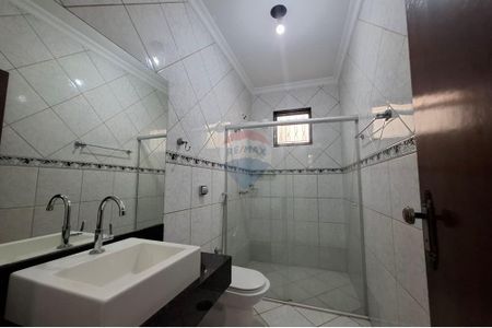 27_photo/94b9bf4d5b.4e221277b30b404d-ATLAS-c31f574b-afab-4c88-84d5-fe847bde912b.jpg de casa à venda com 3 quartos, 211m² em Ribeirânia, Ribeirão Preto