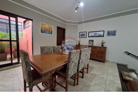 8_photo/94b9bf4d5b.4e221277b30b404d-ATLAS-e9a40bbd-5259-4e09-b5eb-1676342ef5e1.jpg de casa à venda com 3 quartos, 211m² em Ribeirânia, Ribeirão Preto