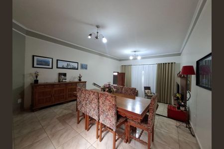 4_photo/94b9bf4d5b.da0ee4c0701328bc-ATLAS-7a6f8b70-a441-4675-aee0-6d020eaa7ad2.jpg de casa à venda com 3 quartos, 211m² em Ribeirânia, Ribeirão Preto