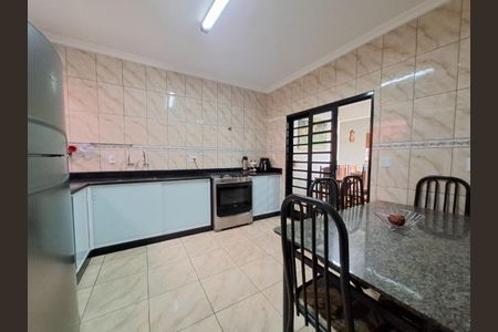 22_photo/94b9bf4d5b.da0ee4c0701328bc-ATLAS-7f75b9b3-7ca1-467e-a6dd-f5f4ae8d9649.jpg de casa à venda com 3 quartos, 211m² em Ribeirânia, Ribeirão Preto