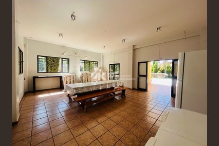 34_photo/94b9bf5049.ed86bf0db8775139-ATLAS-97eca692-e398-41b1-a431-8faeb7c98f71.jpg de casa de condomínio à venda com 4 quartos, 105m² em Jardim Castelo Branco, Ribeirão Preto