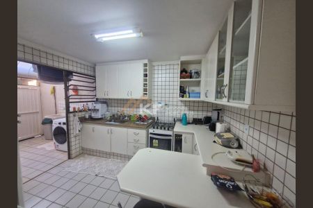 3_photo/94b9bf5049.ed86bf0db8775139-ATLAS-9cbd51c3-e0f5-4c88-baf1-e724d1db28ce.jpg de casa de condomínio à venda com 4 quartos, 105m² em Jardim Castelo Branco, Ribeirão Preto