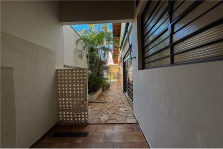 5_photo/94b9bf55a3.b8a9f91cb517b5ed-ATLAS-205489dc-4799-4a64-8e43-e7a540c7c8e0.jpg de casa para alugar com 4 quartos, 219m² em Parque Industria, Ribeirão Preto