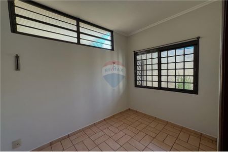 19_photo/94b9bf55a3.b8a9f91cb517b5ed-ATLAS-d0b5c569-0dbd-41d0-9532-9f943e09fd6d.jpg de casa para alugar com 4 quartos, 219m² em Parque Industria, Ribeirão Preto