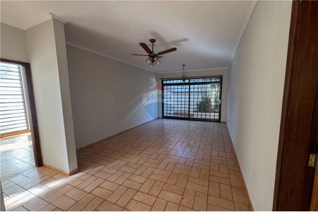 14_photo/94b9bf55a3.b8a9f91cb517b5ed-ATLAS-f11d83a9-63d1-4289-b997-8ef3dcabcf26.jpg de casa para alugar com 4 quartos, 219m² em Parque Industria, Ribeirão Preto