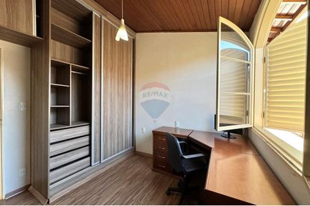 44_photo/94b9bf565b.07fdfab894ea54a7-ATLAS-ad57a21c-b760-479f-a598-2c6b4e165f71.jpg de casa à venda com 4 quartos, 220m² em Parque Industrial Lagoinha, Ribeirão Preto