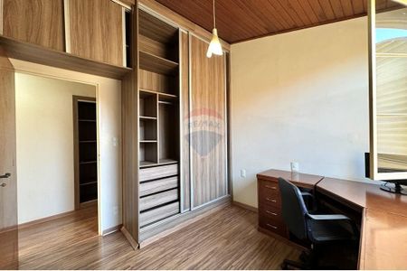 45_photo/94b9bf565b.07fdfab894ea54a7-ATLAS-ed9012f8-e68e-41e6-b64c-32640f448c18.jpg de casa à venda com 4 quartos, 220m² em Parque Industrial Lagoinha, Ribeirão Preto