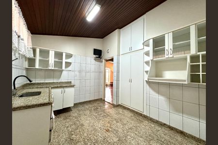 8_photo/94b9bf565b.4f20eed648fa4ac9-ATLAS-58edd7b8-7b81-4e23-8dfd-acd8930889ce.jpg de casa à venda com 4 quartos, 220m² em Parque Industrial Lagoinha, Ribeirão Preto