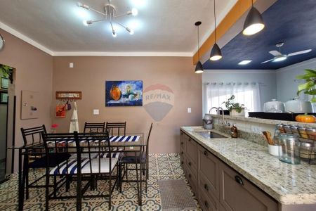 11_photo/94b9bf57c1.d94908c5e3eb3846-ATLAS-799a2700-e90b-4b45-94ab-7ebbdfc5e0a1.jpg de casa à venda com 4 quartos, 180m² em Parque Industrial Lagoinha, Ribeirão Preto