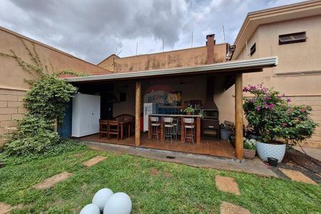 3_photo/94b9bf57c1.d94908c5e3eb3846-ATLAS-d15b61ae-449d-4055-bfb8-049c92054329.jpg de casa à venda com 4 quartos, 180m² em Parque Industrial Lagoinha, Ribeirão Preto